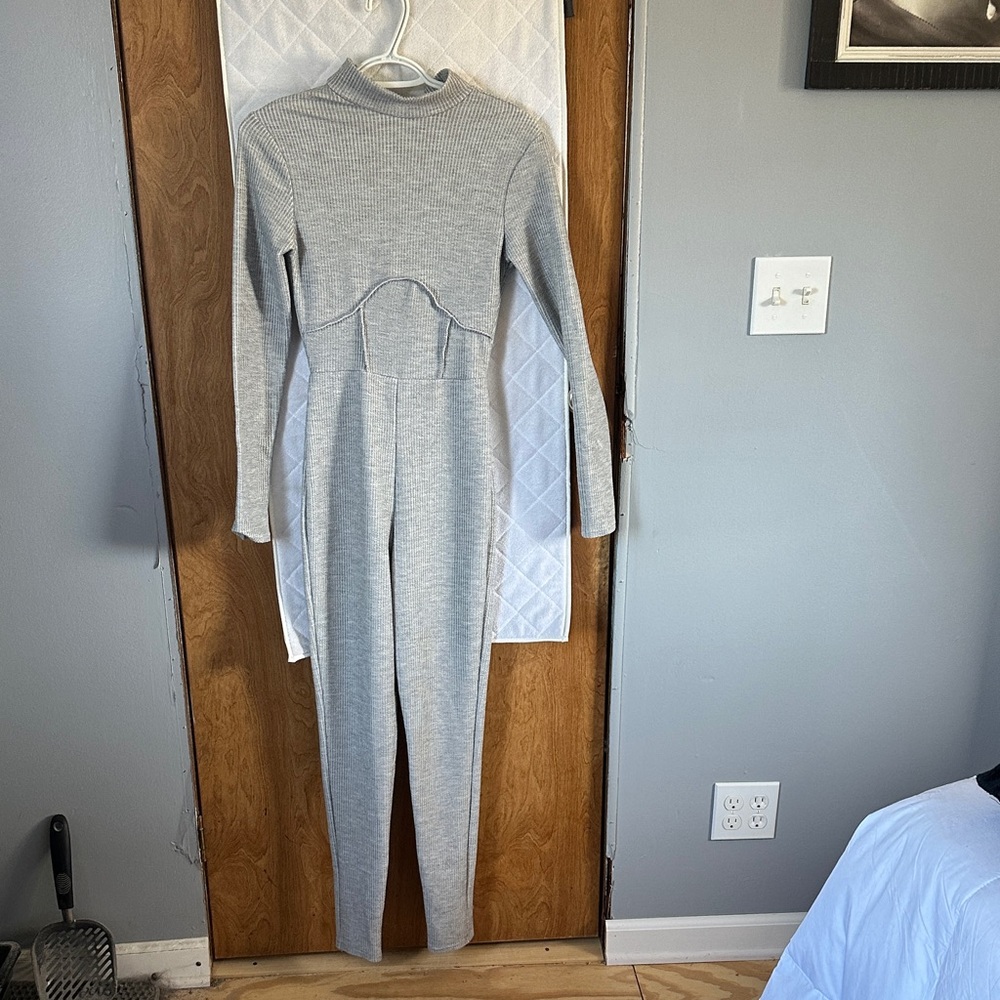 PrettyLittleThing Gray Ribbed Jumpsuit - Picture 2 of 3
